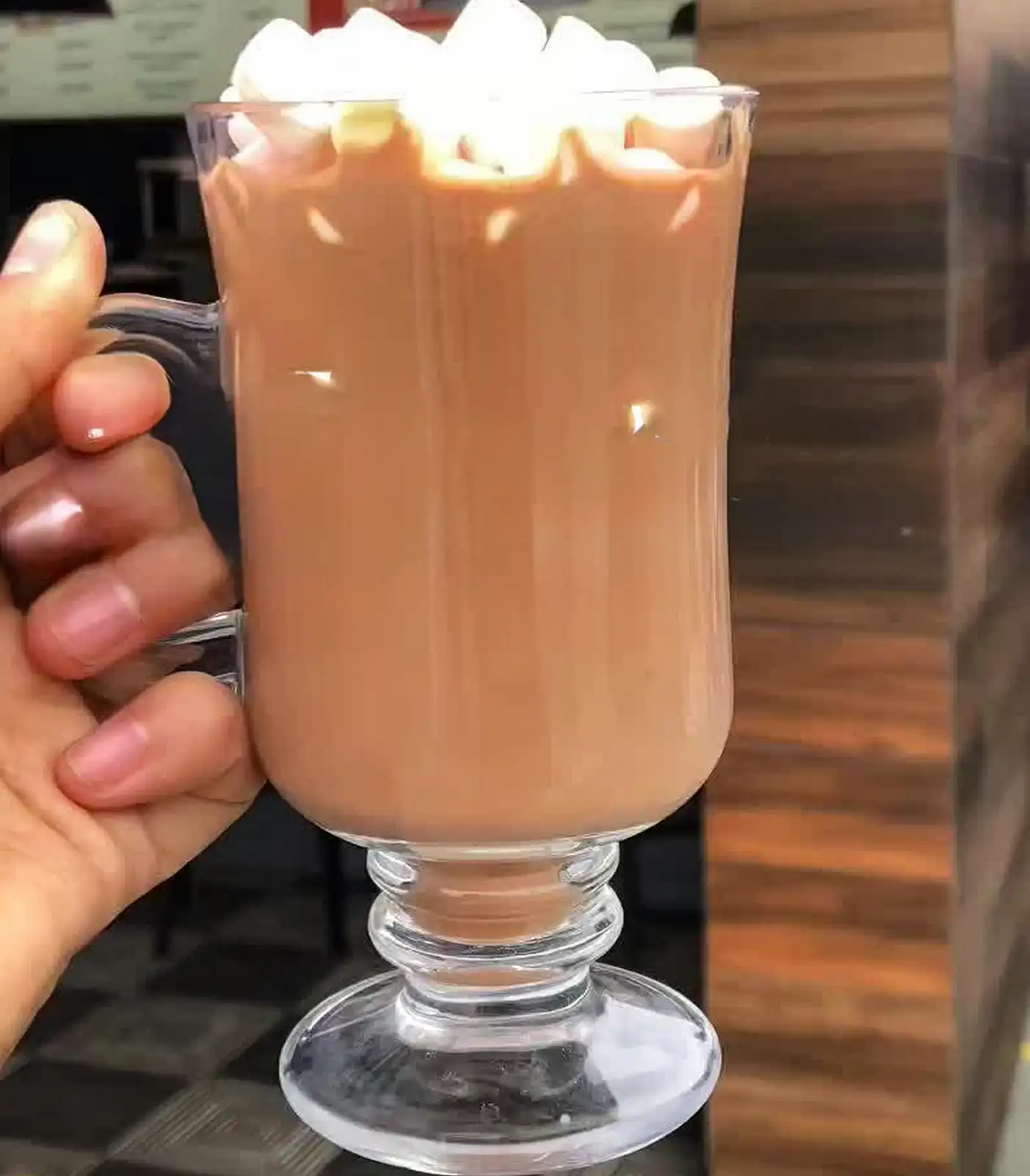 Chocolate caliente de damero sanguchería