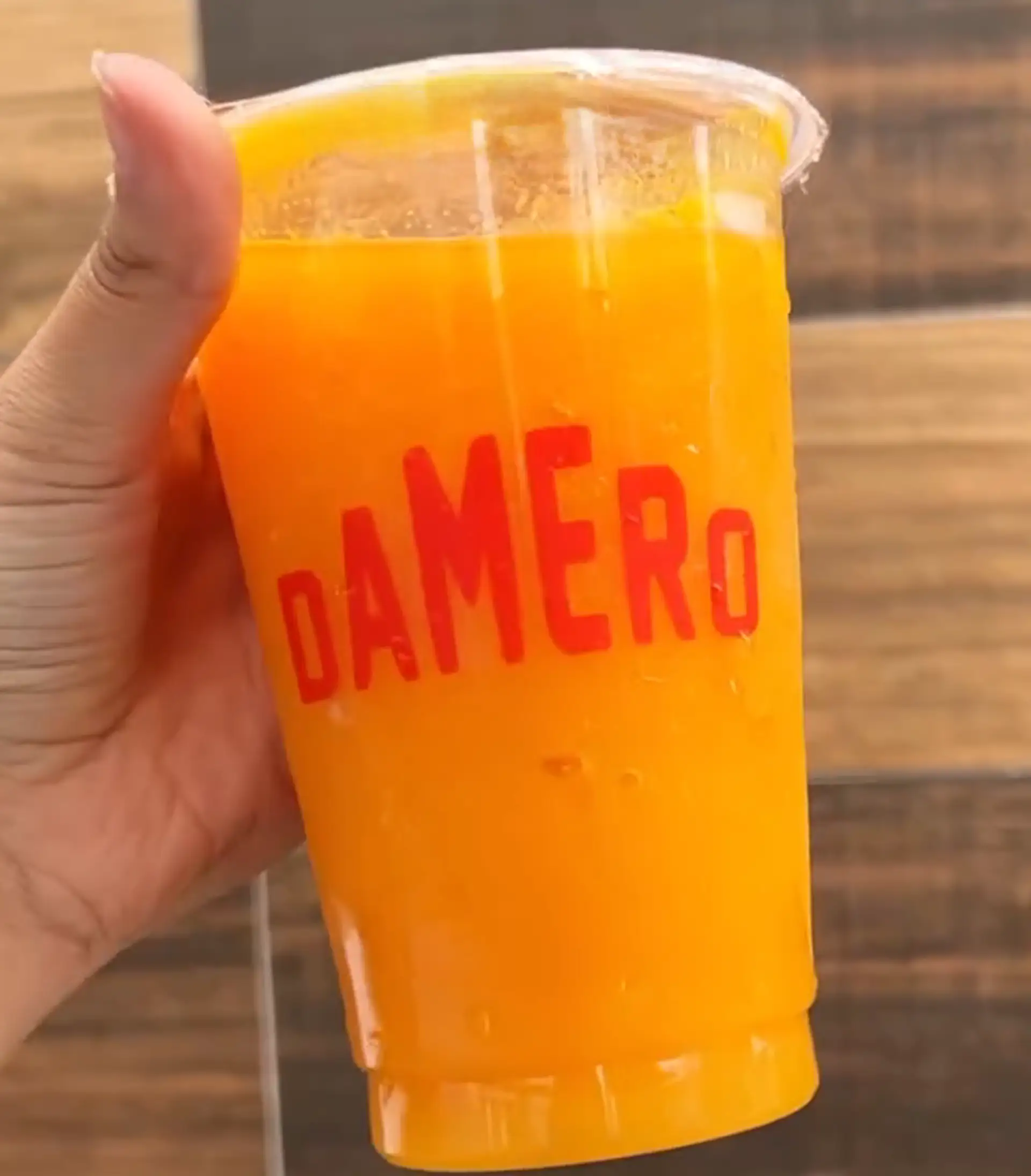 Jugo de papaya de damero