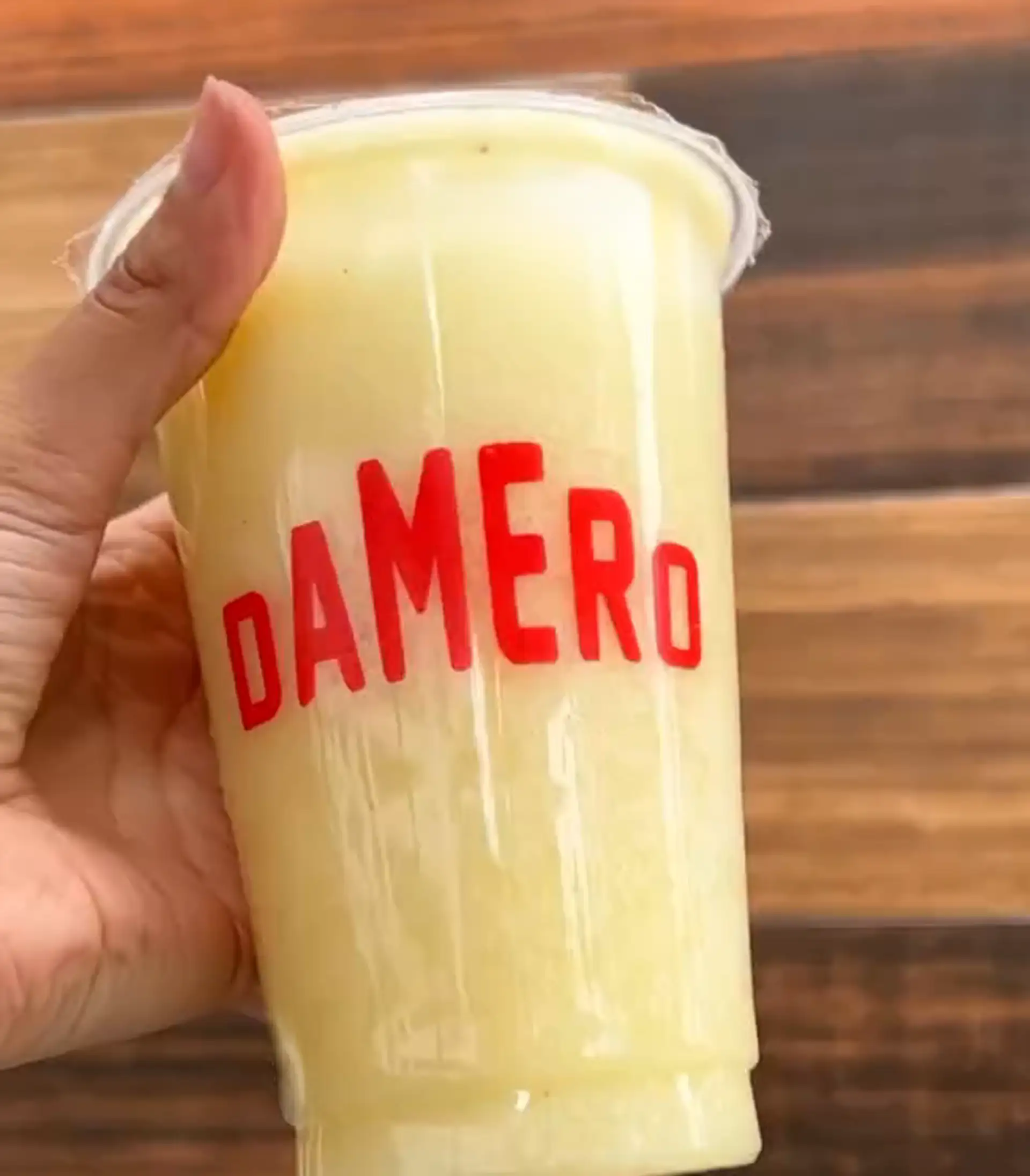 Jugo de piña de Damero sanguchería